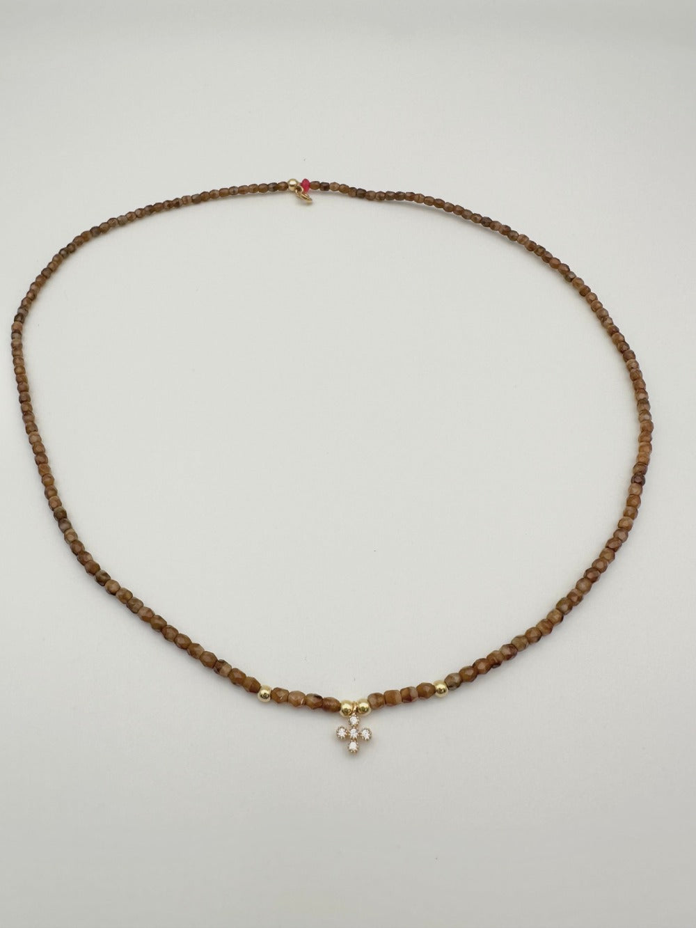 le 2 en 1 collier ou bracelet trois tours monter sur élastique en face de bohème, caramel, marbré et ses petites perles, Gold Filled