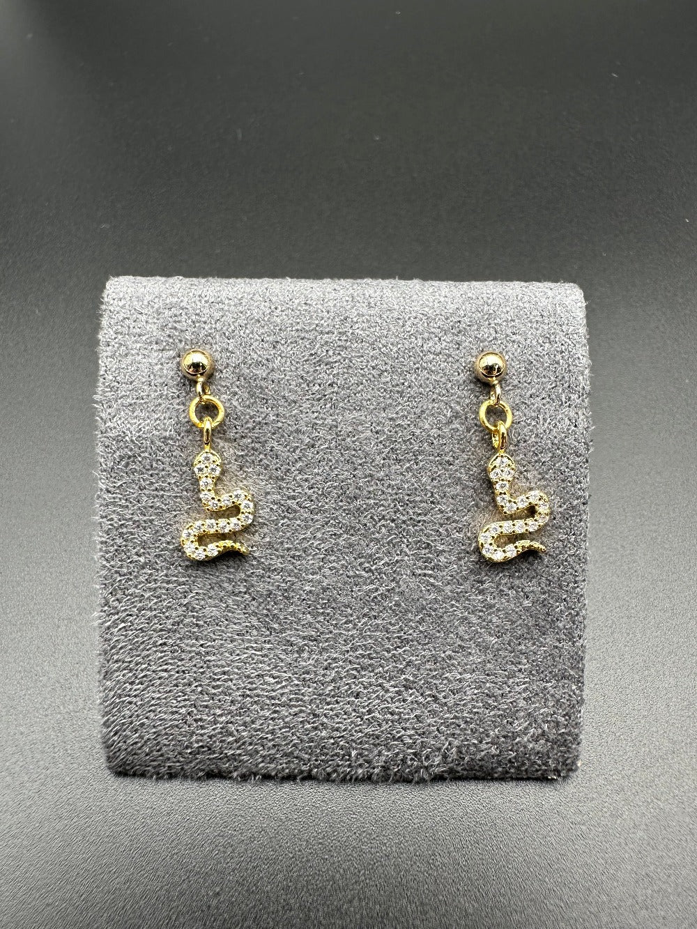 Mes Cajoux boucles d'oreilles en gold filled et serpent doré et sa mesure et de 2,5 cm