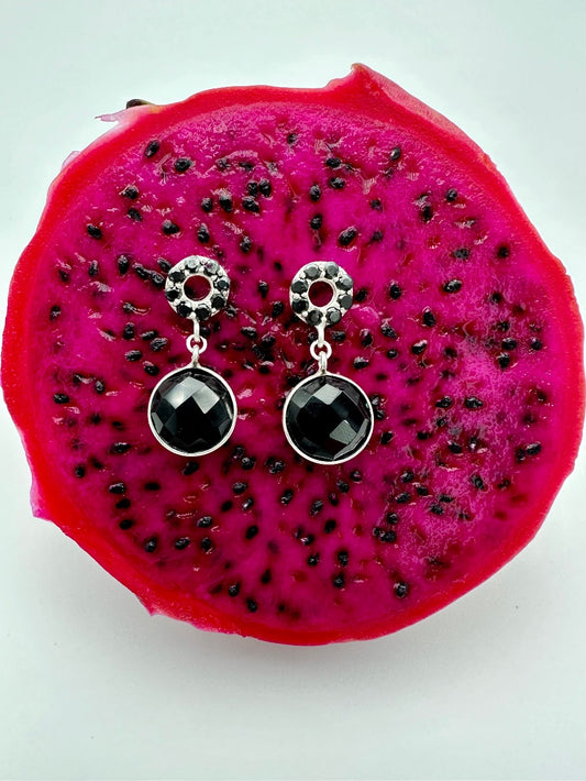 Mes Cajoux boucles d'oreilles en argent et onyx noire mesurant 3cm