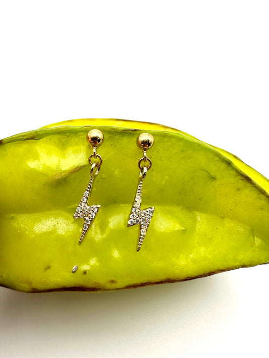 Mes Cajoux boucles d'oreilles en gold filled et éclairs doré et sa mesure et de 2,6 cm