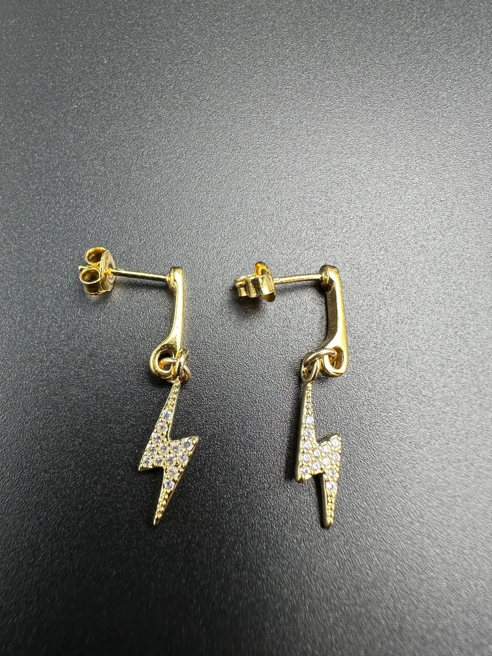 Mes Cajoux boucles d'oreilles goutte-éclairs doré et sa mesure et de 3,3 cm