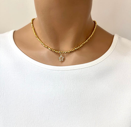 Mon Cajoux ras de cou en facettes de bohème 3mm en plaqué or 24K et ça breloque étoile dorée et oxyde de zirconium 