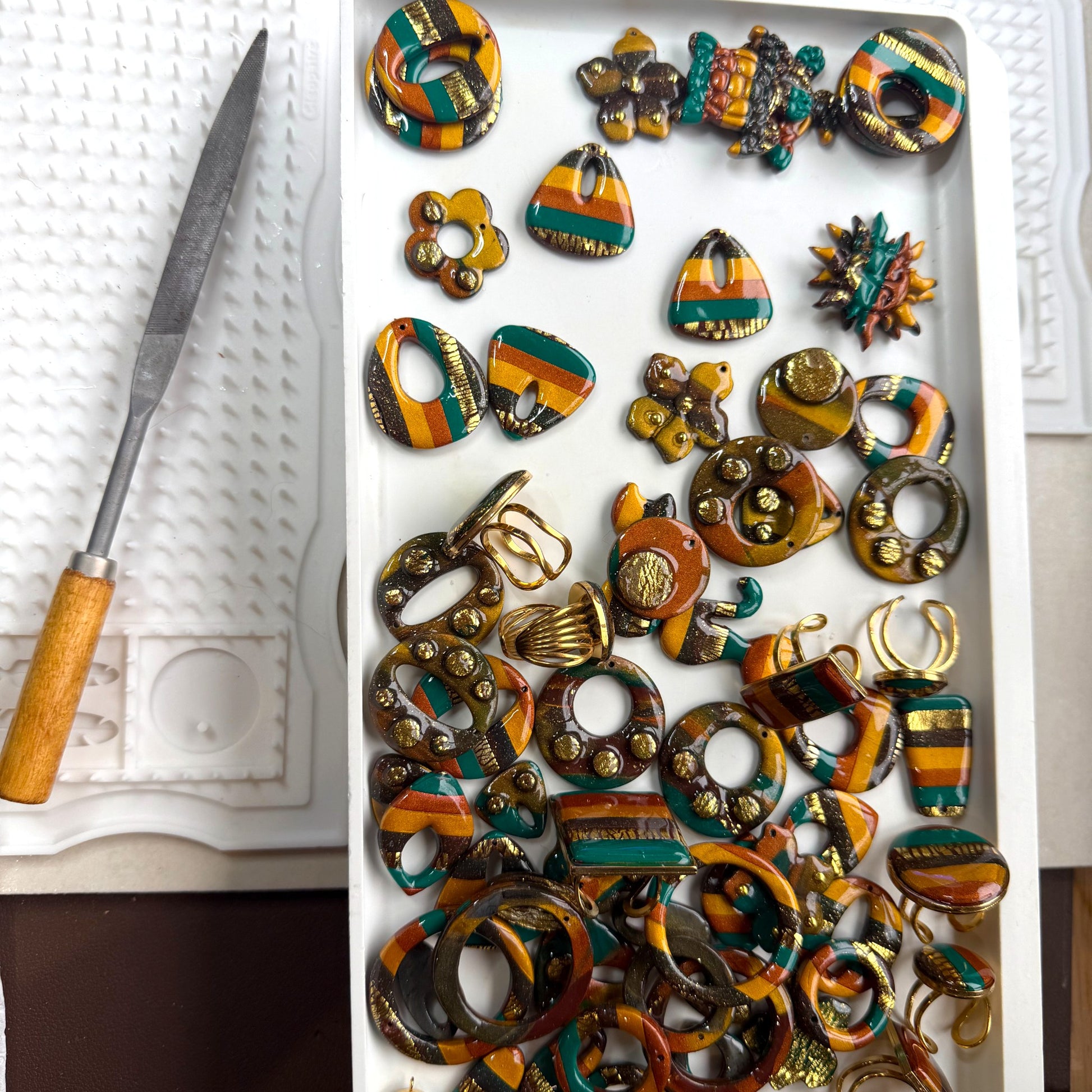 Photo de fabrication des boucles d'oreilles