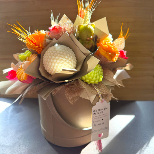 Bougie fleur artisanale en cire végétale vegan. Bouquet de fleurs en bougie parfum Mimosa de Grasse. Fabrication française fait main.