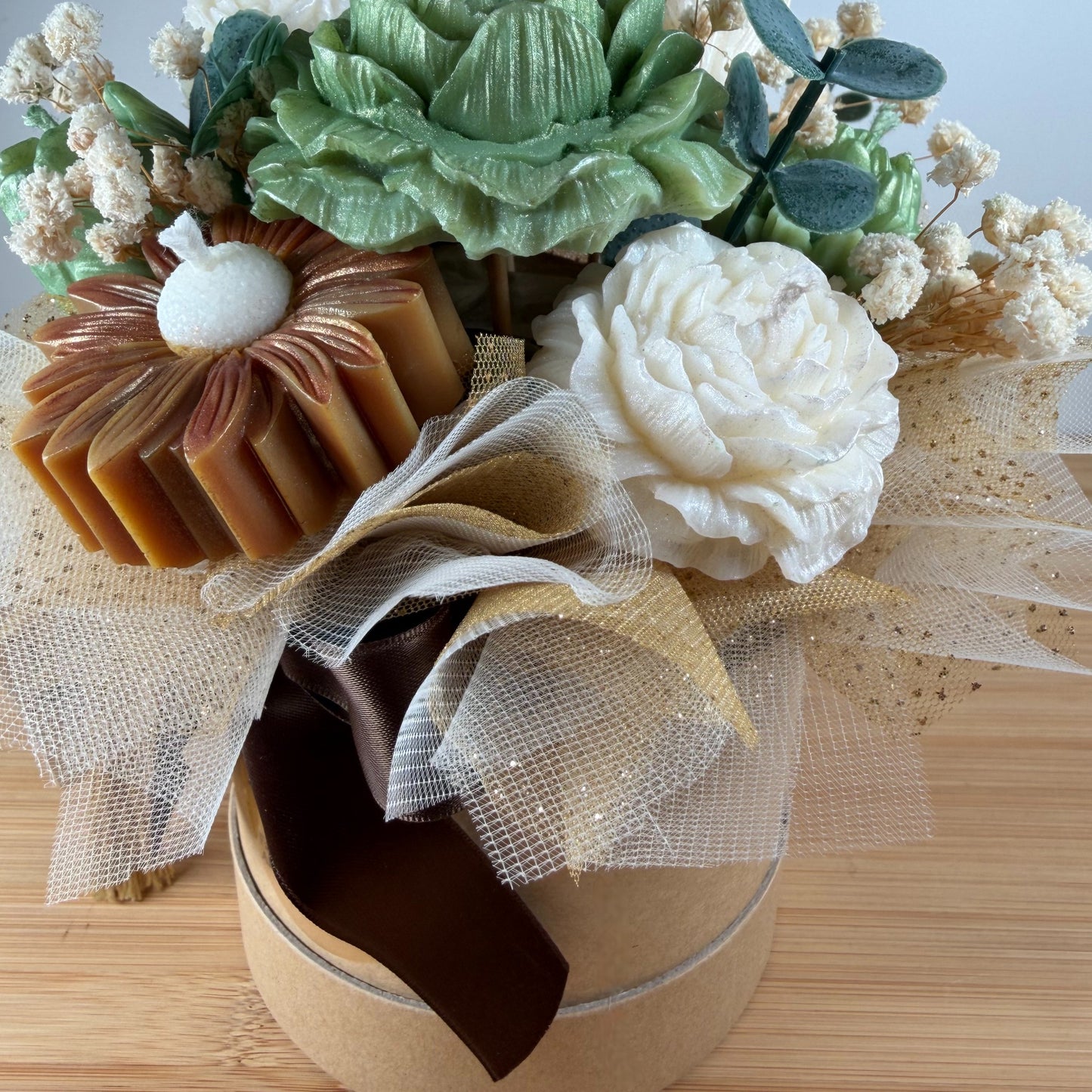 Bouquet de fleurs en bougies parfumées à la cire d'olive, 100 % naturel et au parfum de grâce, fleurs, blanche, verte et doré